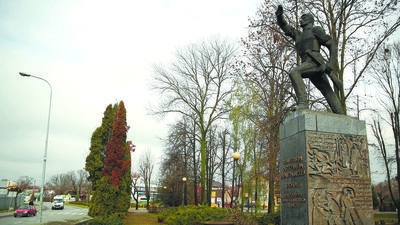 Partyzant na pomniku w Kraśniku jest zły, ale Pola jeszcze gorsza