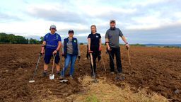 Artur Kropiwiec i Błażej Lewandowski współpracują z British Museum w Yorkshire. Swoje znaleziska skrupulatnie rejestrują w specjalnej bazie PAS (Portable Antiquities Scheme) i obaj panowie należą do polskiej grupy Phec Thesaurus