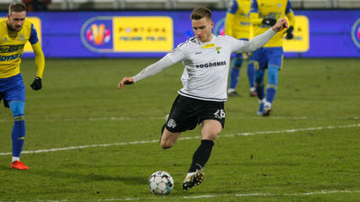 Adrian Cierpka i jego koledzy pożegnali się po meczu w Gdyni z rozgrywkami Fortuna Pucharu Polski
