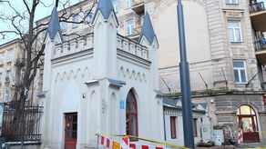 Do wynajęcia jest tzw. domek stróża przy głównej bramie Ogrodu Saskiego