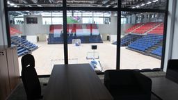 Hala przy Lubelskiej po rozłożeniu trybun teleskopowych pomieści 3,2 tys. osób. Jej budowa okazała się o ponad 15 mln zł wyższa, niż wynikało z ceny przetargowej .