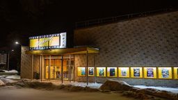 Pierwszy seans w piątek o godz. 15:20