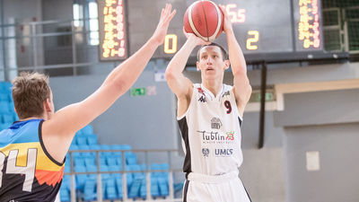 Krzysztof Wąsowicz (z piłką) jest jednym z liderów ekipy U!NB AZS UMCS Start II Lublin

