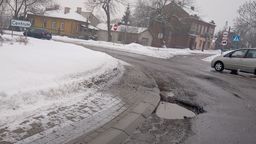 Chełm. Najpierw drogi odśnieżali, a teraz będą je łatać. A co z chodnikami?