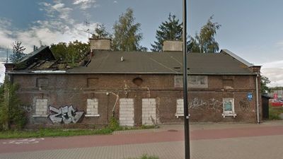 Budynek przy al. Spółdzielczości Pracy 42.