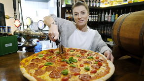 Restauracje tną koszty i z niepokojem patrzą w przyszłość. "Liczymy głównie na siebie"