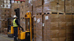 Lubelskie: 41 kontenerów z Chin wiezie transport medyczny 