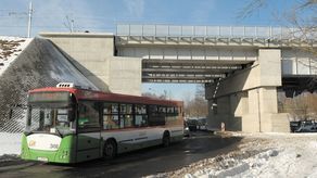 Lublin: Znowu wahadło pod przebudowywanym mostem kolejowym na Bystrzycy