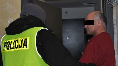 Krzysztof W. mieszkał razem z matką, braćmi i wujkiem niedaleko Józefowa nad Wisłą.