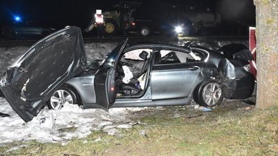 Lubelskie: Śmiertelny wypadek. 18-latek w BMW wjechał w ciągnik rolniczy