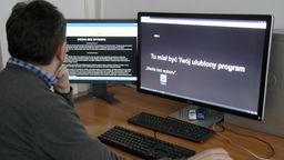 Czarna plansza pojawiła się dzisiaj m.in. na kilkudziesięciu polskich kanałach telewizyjnych