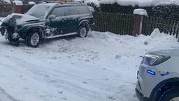 Bochotnica. Pijany wjechał subaru w płot 