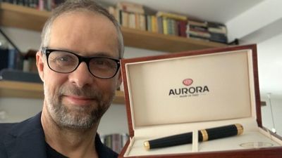 Redaktor naczelny Dziennika Wschodniego i pióro, które wystawił na licytację