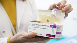 AstraZeneca dostarczy 30 mln dawek do Unii Europejskiej. Ale pod jednym warunkiem