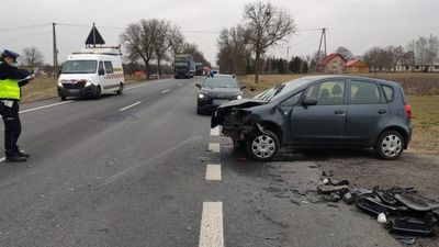Trasa Piaski – Krasnystaw. Zderzenie trzech samochodów