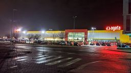 Nocne wyścigi dokuczają mieszkańcom Lublina. "Gromadzi się tam jakiś gang" [wideo]