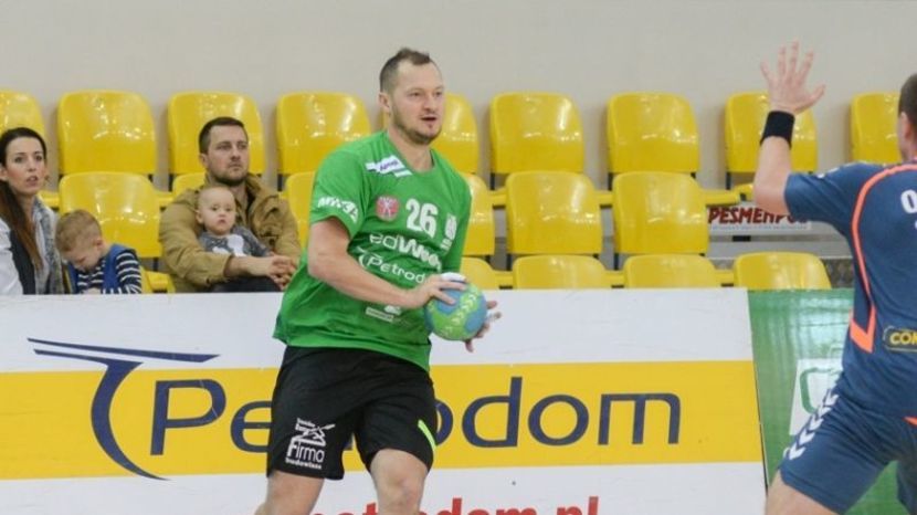 Obrotowy Łukasz Kandora był najskuteczniejszym zawodnikiem meczu AZS AWF Biała Podlaska z Orlenem Wisłą II Płock<br />
<br />
