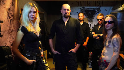 Od lewej: Wioleta Kowalczyk (wokal), Tomasz Krawczyk (perkusja), Tomasz Ciecieląg (gitara), Michał Krasoń (bas), Tomasz Lato (gitara).