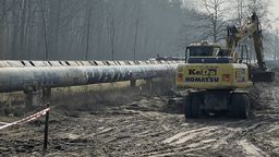 Do uszkodzenia magistrali doszło w trakcie porządkowania terenu przy torach kolejowych przez spółkę zajmującą się przebudową puławskiego odcinka linii kolejowej nr 7