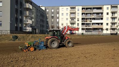 Lublin: Nie sprzedał ziemi deweloperom. Rolnik z blokowiska znowu w akcji