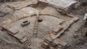 Hrubieszów, ul. 3 Maja 10. Pod trawnikiem były piwnice i fundamenty