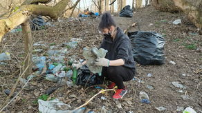 Szok. To dzikie wysypisko śmieci w Lublinie to dawny cmentarz