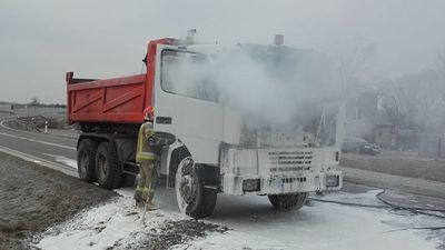 Ciężarówka cała w pianie. Pożar koło Bychawy