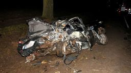 To nie było zwykłe dachowanie. Koło Kraśnika zmiażdżone alfa romeo