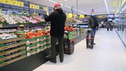 Polacy zmieniają plany na Wielkanoc. Ile wydamy, gdzie zrobić najtańsze zakupy?