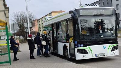 Chełm. Mieszkańcy zachwyceni autobusem elektrycznym: „Ma fajny zapach”