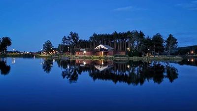 Baseny na sztucznej wyspie w Krasnobrodzie