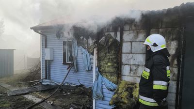 Lubelskie: Pożar kilkurodzinnego domu. W środku znaleziono zwłoki mężczyzny [zdjęcia]