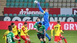 Górnik Łęczna przegrał u siebie z Koroną Kielce. Była to pierwsza porażka zielono-czarnych na własnym stadionie

