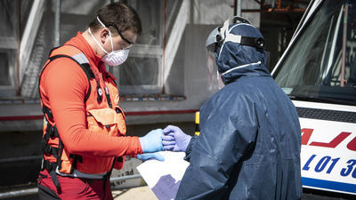 W poniedziałek 28 zgonów, a we wtorek ponad 370