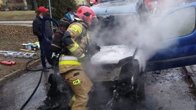 Lublin. Citroen w ogniu na ul. Wokulskiego