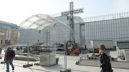 Wielki krzyż przed CSK w centrum Lublina. Będzie widowisko z gwiazdami w TVP