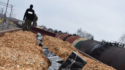 Tysiące paczek papierosów w Terespolu. Ukryte w zrębkach