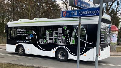 Autobusy elektryczne lub hybrydowe w przyszłym roku powinny pojawić się na ulicach Puław. Ich ładowanie ma odbywać się w bazie MZK przy Dęblińskiej. Obecnie trwa testowanie kolejnych modeli, ostatnio kierowcy sprawdzali polski pojazd od Agencji Rozwoju Przemysłu