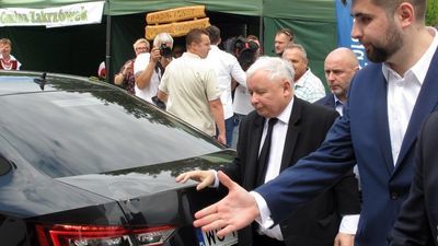 PiS dalej z największym poparciem. Ale bez sejmowej większości