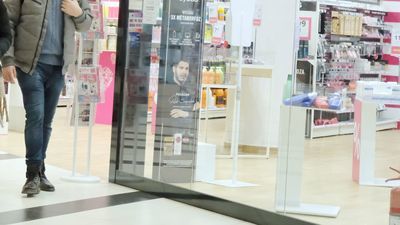 Kobieta i mężczyzna pobili ochroniarza w drogerii w Lublinie