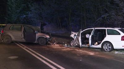 Czołowe zderzenie samochodów. Nie żyje 11-miesięczne niemowlę