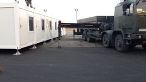 Na dawnym lotnisku wojskowym powstaje miasteczko kontenerowe