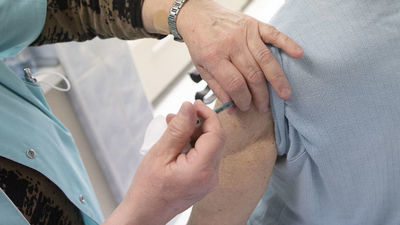 4,4 mln szczepień przeciw COVID-19 w Polsce 