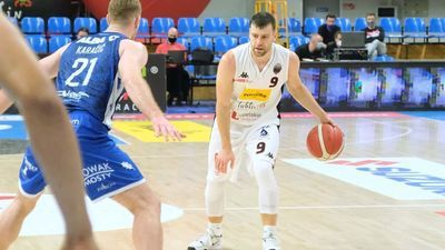 MKS Dąbrowa Górnicza – Pszczółka Start 81:78. Dostali lanie w czwartej kwarcie
