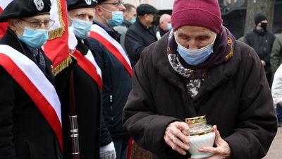 W tym roku zrezygnowano z Apelu Poległych oraz uczestnictwa harcerzy, a jedyny poczet sztandarowy wystawiło puławskie koło Światowego Związku Armii Krajowej