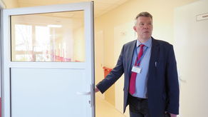 Dyrektor Dariusz Gałecki wygrał konkurs na szefa szpitala niemal dokładnie 2 lata temu