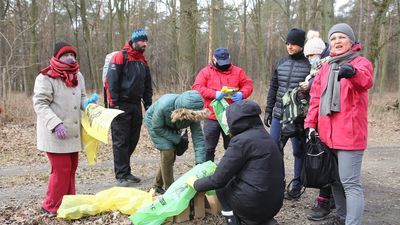 Wspólne sprzątanie „zielonych płuc Świdnika” 