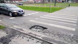 Chełm. Po dziurawych ulicach jazda tylko slalomem