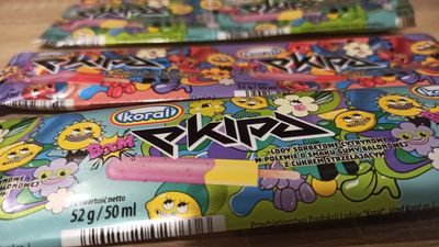 Tylko w serwisie Allegro znajdziemy 2801 ofert na sprzedaż papierków po lodach