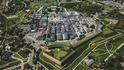 W Zamościu mieszka 63 437 osób (stan na 1 stycznia 2020)